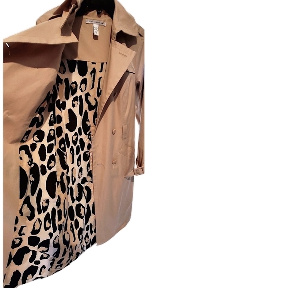 NEW *** DIANE VON FURSTENBERG, CAMEL,  TRENCH COAT. NWOT SIZE S - Picture 2 of 11